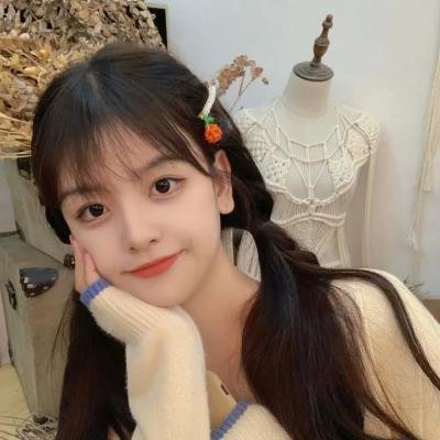 镜中的女孩